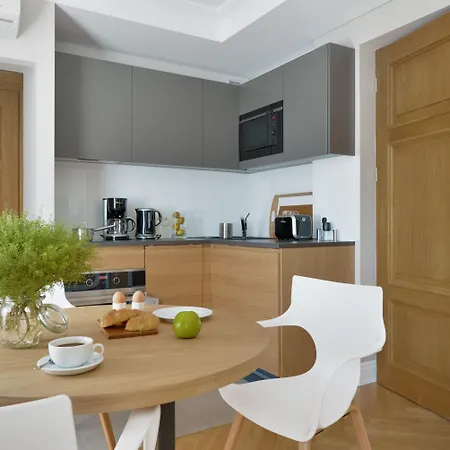 Stradonia Serviced 4*