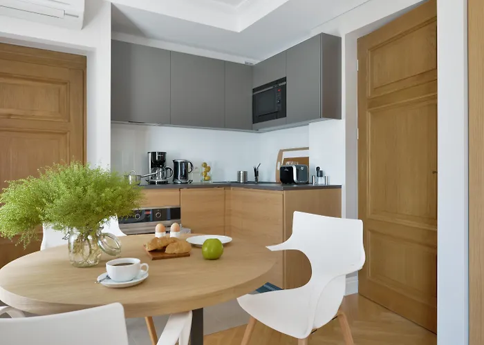 Stradonia Serviced 4*