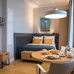 Stradonia Serviced 4*