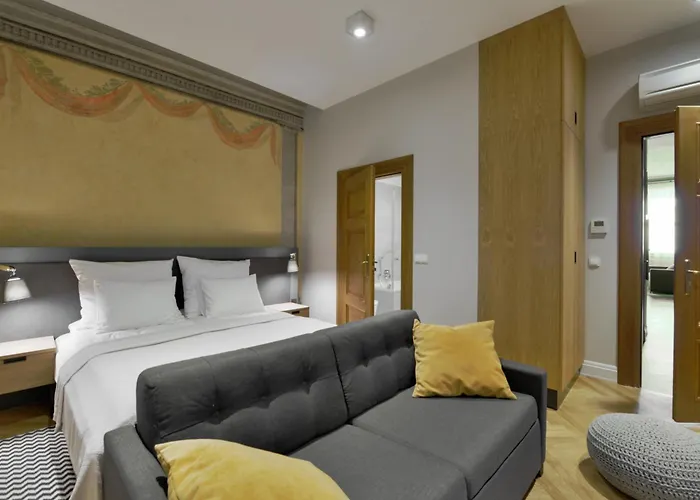 Stradonia Serviced Apartahotel