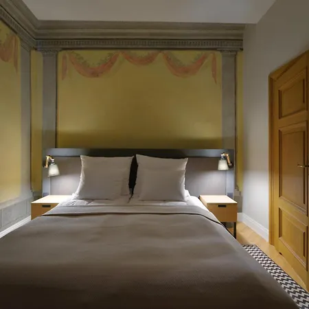 מלון דירות Stradonia Serviced 4*