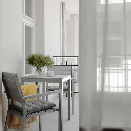 מלון דירות Stradonia Serviced 4*