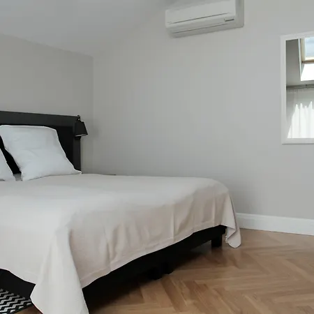 Stradonia Serviced 4*