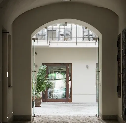 Stradonia Serviced Aparthotel 4*